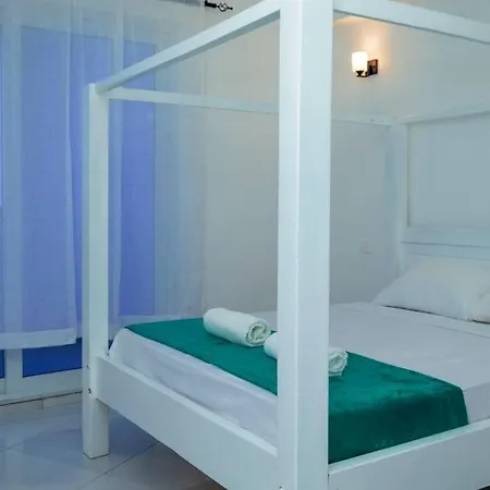 Angani Apartment, Ac Installed, Ocean View & Rooftop Pool Mombasa Exterior photo