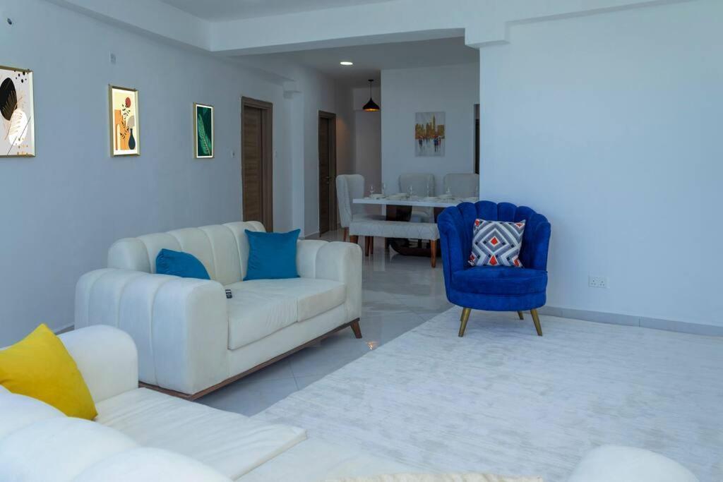 Angani Apartment, Ac Installed, Ocean View & Rooftop Pool Apartament *