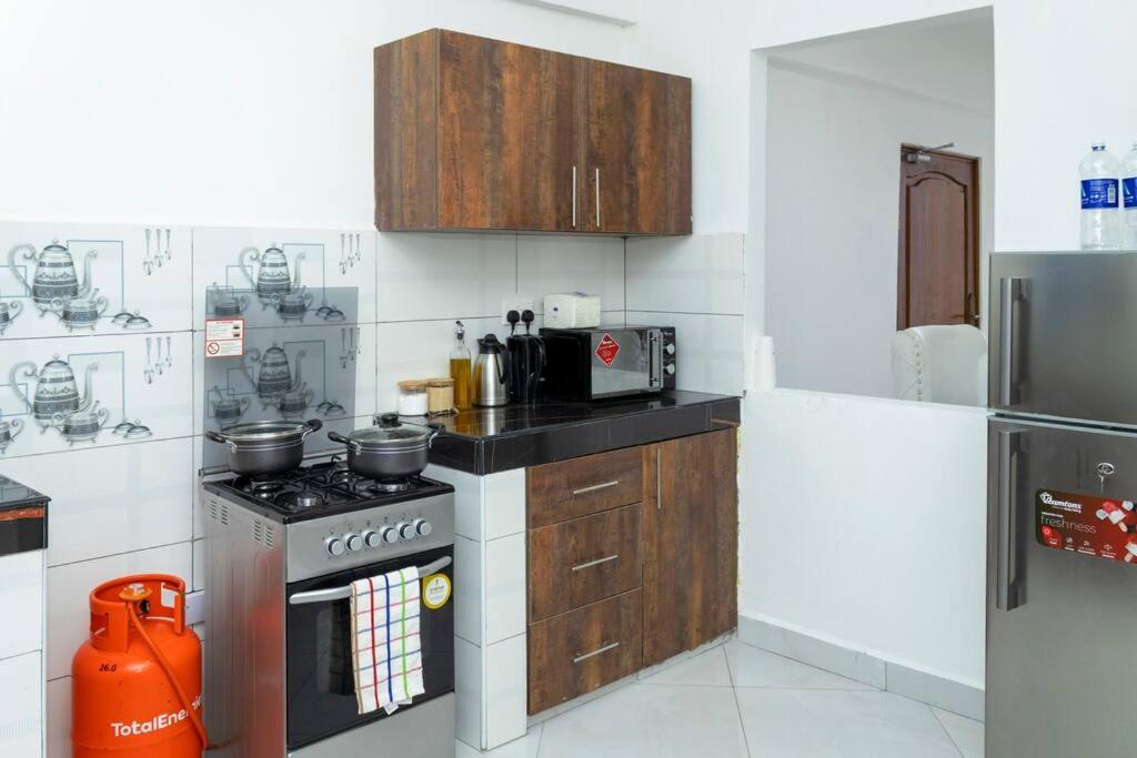 Angani Apartment, Ac Installed, Ocean View & Rooftop Pool * Mombasa