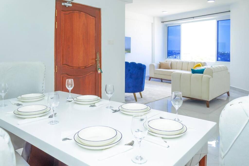 Angani Apartment, Ac Installed, Ocean View & Rooftop Pool Mombasa