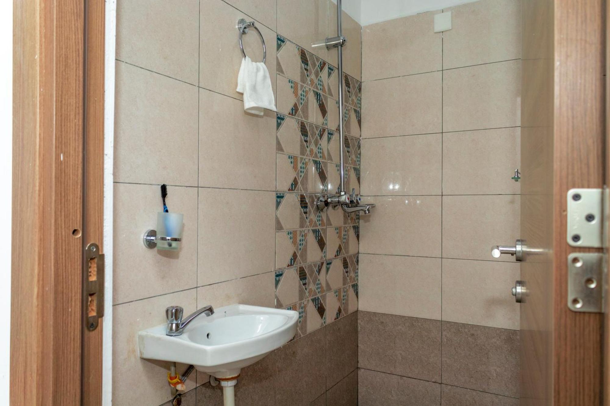 Angani Apartment, Ac Installed, Ocean View & Rooftop Pool * Mombasa