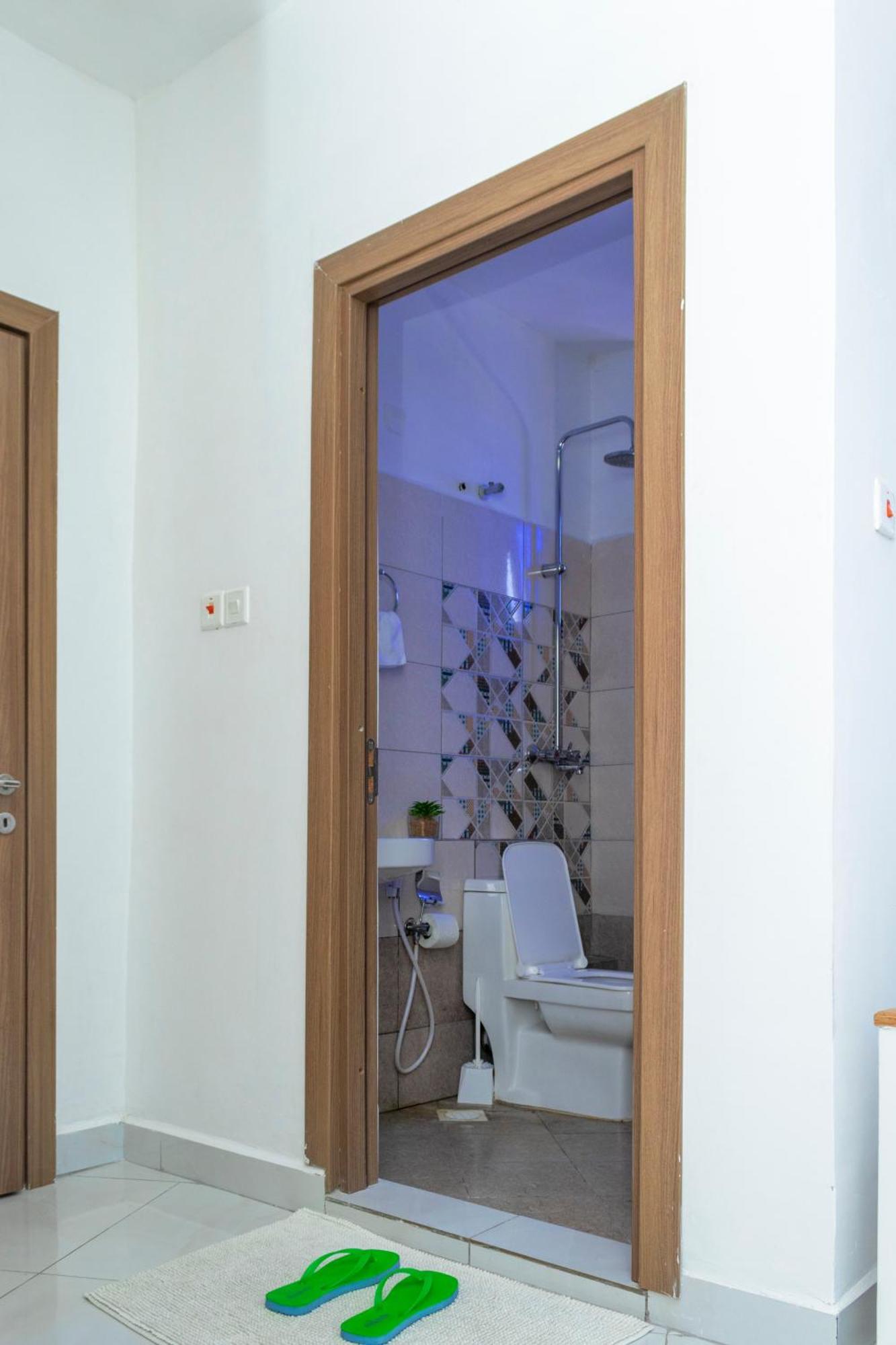 Angani Apartment, Ac Installed, Ocean View & Rooftop Pool *